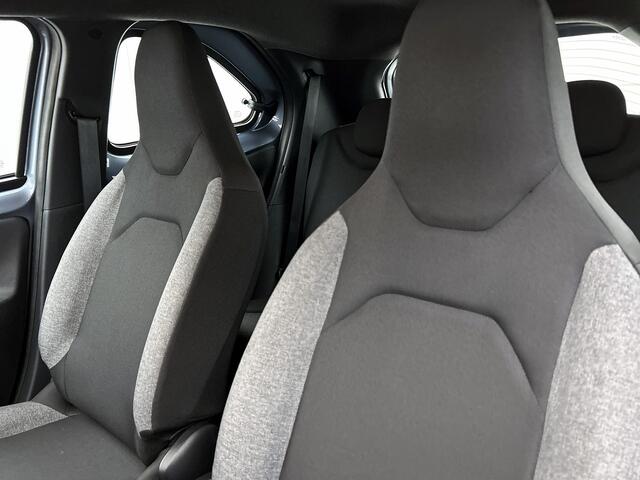 Toyota Aygo X 1.0 VVT-i MT Play | Draadloze Apple Carplay/ Android Auto | Achteruitrijcamera |
