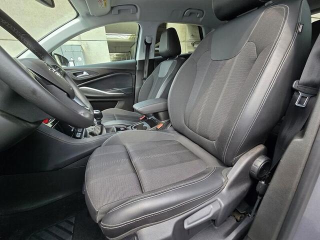 Opel Grandland Business Elegance - 1.2 Benzine Manueel 6 - 130PK