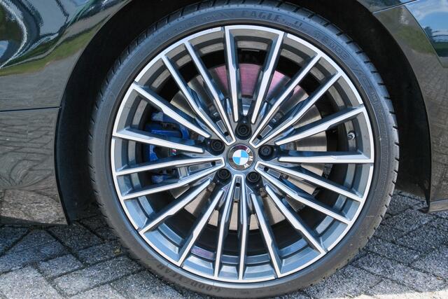 BMW 8-Serie M850i xDrive Cabrio High Executive | V8 532PK | Bowers & Wilkins | Laserlight | ACC