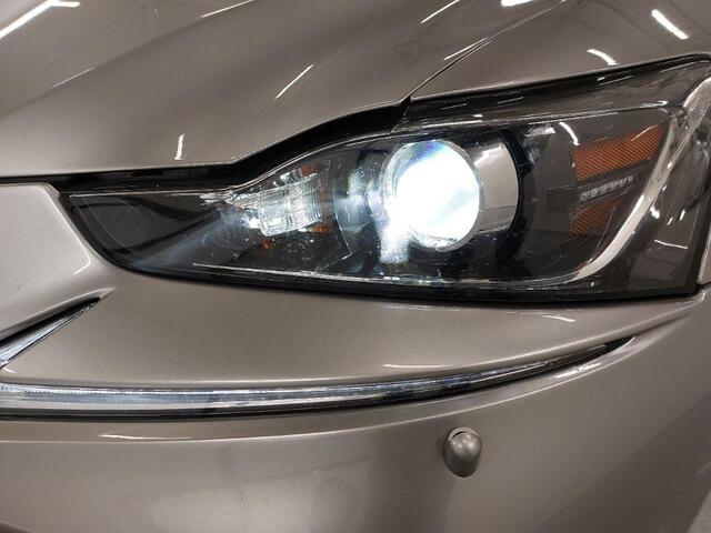 Lexus IS 300h Hybrid Business Line / NL PRIJS 14001