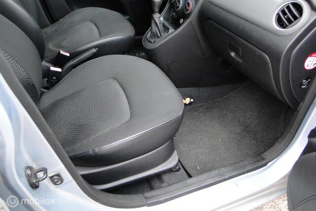 Hyundai I 10 , schakel, benzine, 205.669 km