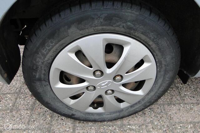 Hyundai I 10 , schakel, benzine, 205.669 km