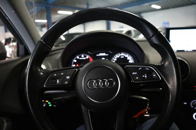 Audi A3 SPORTBACK 1.0 TFSI Sport / 12 MND GARANTIE / PANO   