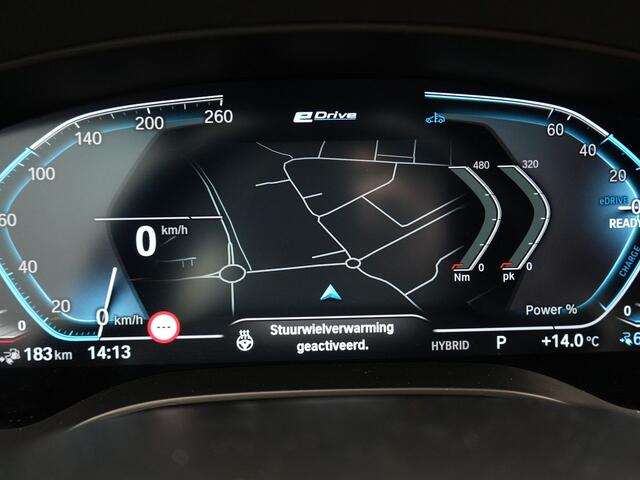 BMW 5-Serie Touring 530e M Sport PHEV 293pk Dealer O.H | Trekhaak af fabriek | Adaptive Cruise | 19L.M | Lederen Sportstoelen Verwarmd | Camera & Parkassi