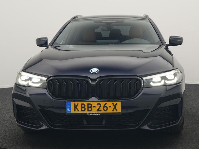 BMW 5-Serie Touring 530e M Sport PHEV 293pk Dealer O.H | Trekhaak af fabriek | Adaptive Cruise | 19L.M | Lederen Sportstoelen Verwarmd | Camera & Parkassi