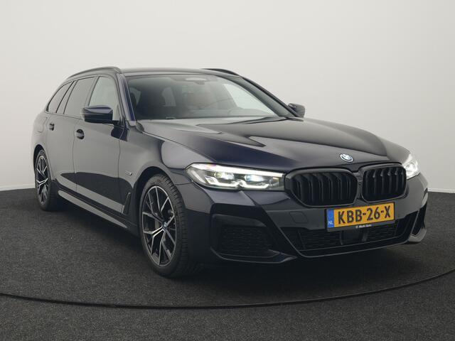 BMW 5-Serie Touring 530e M Sport PHEV 293pk Dealer O.H | Trekhaak af fabriek | Adaptive Cruise | 19L.M | Lederen Sportstoelen Verwarmd | Camera & Parkassi
