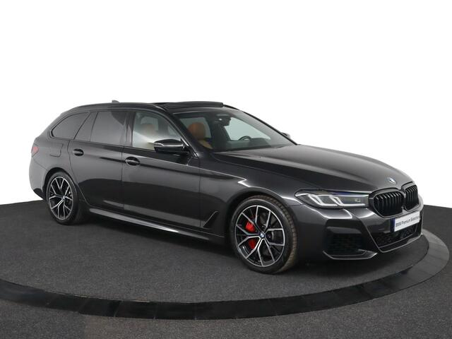 BMW 5-Serie Touring 540i xDrive Business Edition Plus | M-Sportpakket | Schuifkanteldak | Driving Assistant Proffesional