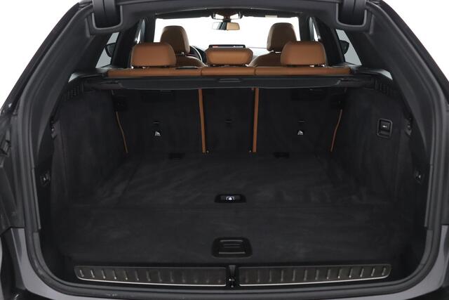 BMW 5-Serie Touring 540i xDrive Business Edition Plus | M-Sportpakket | Schuifkanteldak | Driving Assistant Proffesional