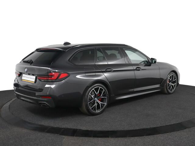 BMW 5-Serie Touring 540i xDrive Business Edition Plus | M-Sportpakket | Schuifkanteldak | Driving Assistant Proffesional