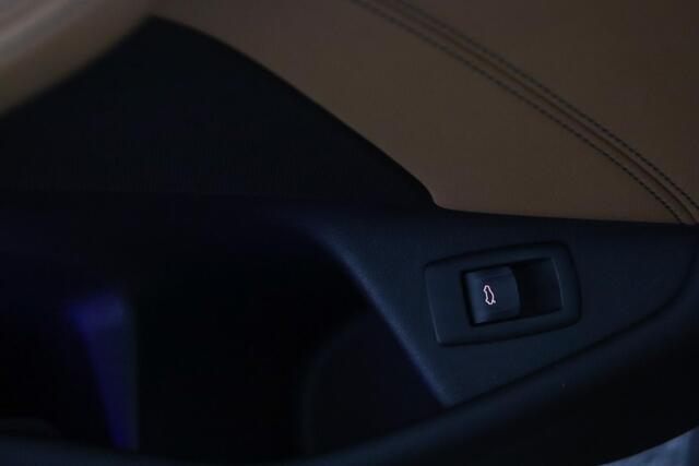 BMW 5-Serie Touring 540i xDrive Business Edition Plus | M-Sportpakket | Schuifkanteldak | Driving Assistant Proffesional