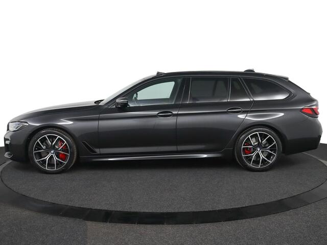 BMW 5-Serie Touring 540i xDrive Business Edition Plus | M-Sportpakket | Schuifkanteldak | Driving Assistant Proffesional