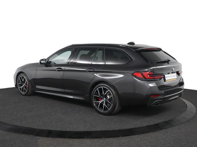 BMW 5-Serie Touring 540i xDrive Business Edition Plus | M-Sportpakket | Schuifkanteldak | Driving Assistant Proffesional