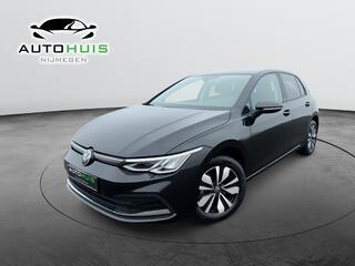 VOLKSWAGEN GOLF 8 1.5 eTSI Life Business DSG Mild Hybrid Elec trekhaak Zeer compleet Inc btw !