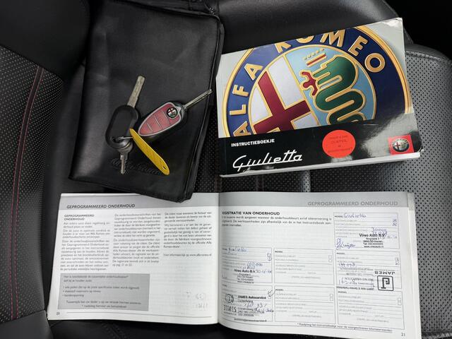 Alfa Romeo Giulietta 1.4 T Distinctive | Leer | Navi | Autom. Airco | Cruise Control | LMV | Trekhaak | Stoelverwarming | Sportstoelen | APK tot 24-03-2027