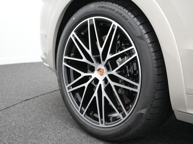 Porsche Cayenne S E-Hybrid Coup� Black Edition
