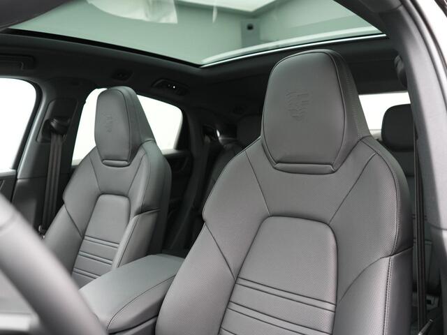 Porsche Cayenne S E-Hybrid Coup� Black Edition