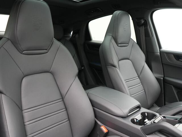 Porsche Cayenne S E-Hybrid Coup� Black Edition