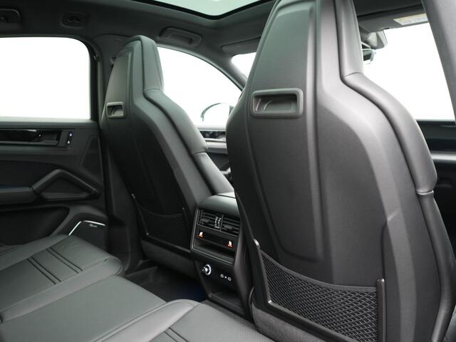 Porsche Cayenne S E-Hybrid Coup� Black Edition