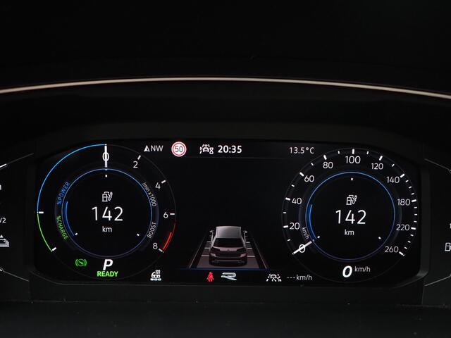 Volkswagen Tiguan 1.4 TSI eHybrid R-Line Business | Apple carplay/Android auto | Achteruitrijcamera | Stuur/Voorstoelen verwarmd | DAB | Carkit | Cruise control 