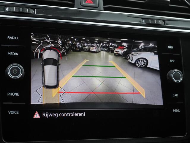 Volkswagen Tiguan 1.4 TSI eHybrid R-Line Business | Apple carplay/Android auto | Achteruitrijcamera | Stuur/Voorstoelen verwarmd | DAB | Carkit | Cruise control 