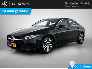 MERCEDES-BENZ A-KLASSE 180 Premium Plus Ledkoplampen | Apple CarPlay | Achteruitrijcamera | Spiegelpakket | Keyless-Go | Sfeerverlichting. Inclusief 24 maanden Mercedes-Benz Certified garantie voor Europa.