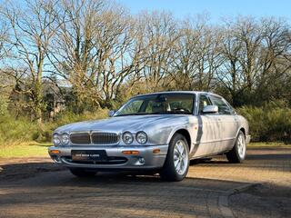 JAGUAR XJ 3.2 V8 Executive | Platinum Silver | Youngtimer