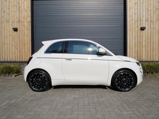 Fiat E-500 La Prima 42 kWh leder Carplay Luxste uitvoering
