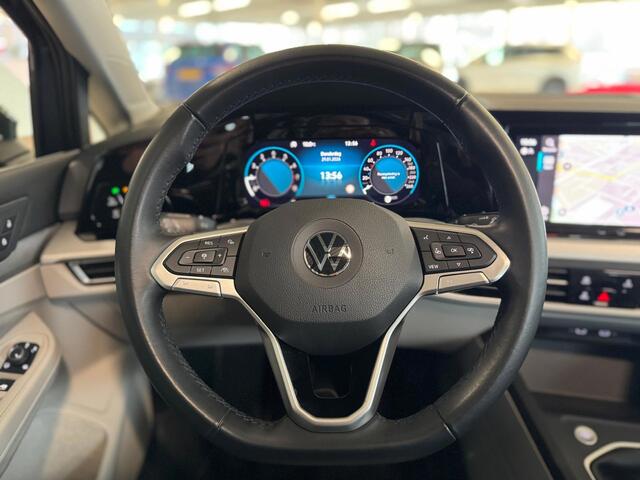 Volkswagen Golf 1.5 TSI Life Business |Pano dak|Ambient lighting|Camera|Carplay|Full LED