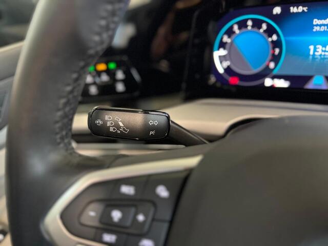 Volkswagen Golf 1.5 TSI Life Business |Pano dak|Ambient lighting|Camera|Carplay|Full LED