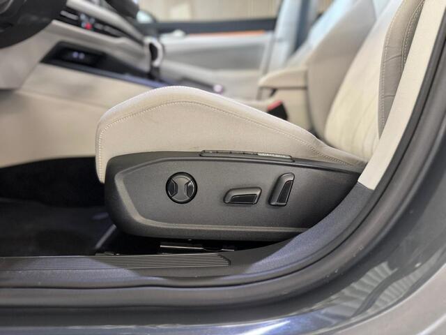 Volkswagen Golf 1.5 TSI Life Business |Pano dak|Ambient lighting|Camera|Carplay|Full LED