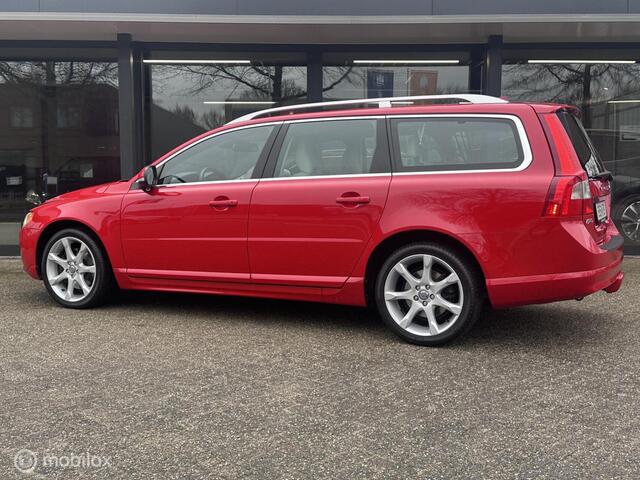 Volvo V70 T5| 5 Cilinder| Summum|Adaptivecruisecontrol|Afneembare trekhaak|Standkachel