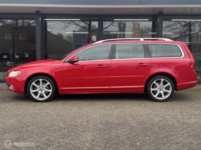 Volvo V70 T5| 5 Cilinder| Summum|Adaptivecruisecontrol|Afneembare trekhaak|Standkachel