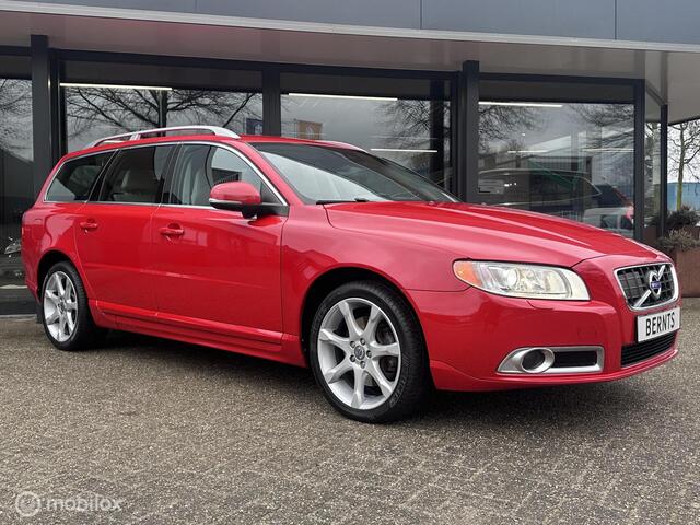 Volvo V70 T5| 5 Cilinder| Summum|Adaptivecruisecontrol|Afneembare trekhaak|Standkachel