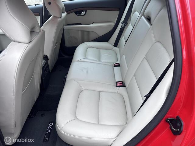 Volvo V70 T5| 5 Cilinder| Summum|Adaptivecruisecontrol|Afneembare trekhaak|Standkachel
