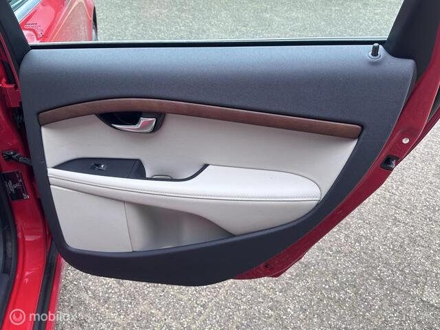 Volvo V70 T5| 5 Cilinder| Summum|Adaptivecruisecontrol|Afneembare trekhaak|Standkachel