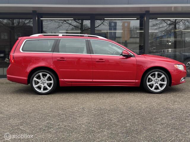 Volvo V70 T5| 5 Cilinder| Summum|Adaptivecruisecontrol|Afneembare trekhaak|Standkachel