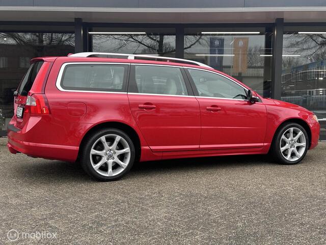 Volvo V70 T5| 5 Cilinder| Summum|Adaptivecruisecontrol|Afneembare trekhaak|Standkachel
