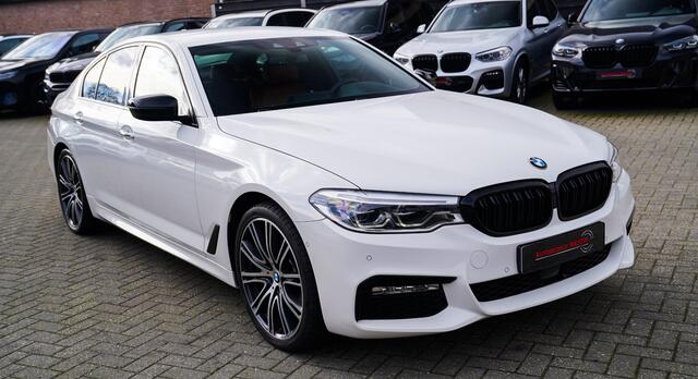 BMW 5-Serie 530e iPerformance High Executive | M-pakket | Massage | Stoelverwarming/verkoeling | Head up | Adaptieve cruise | NAP