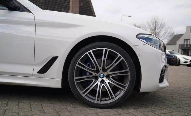 BMW 5-Serie 530e iPerformance High Executive | M-pakket | Massage | Stoelverwarming/verkoeling | Head up | Adaptieve cruise | NAP