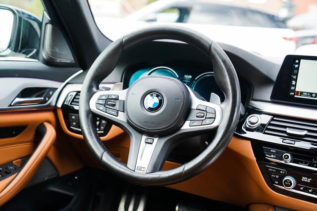 BMW 5-Serie 530e iPerformance High Executive | M-pakket | Massage | Stoelverwarming/verkoeling | Head up | Adaptieve cruise | NAP
