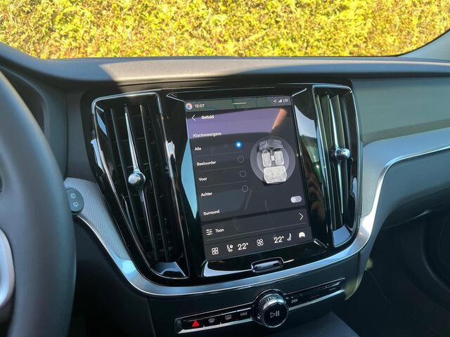 Volvo V60 T6 Plug-in hybrid AWD Plus Dark | Panoramadak | Harman/Kardon | Stoel/Stuur Verwarming |