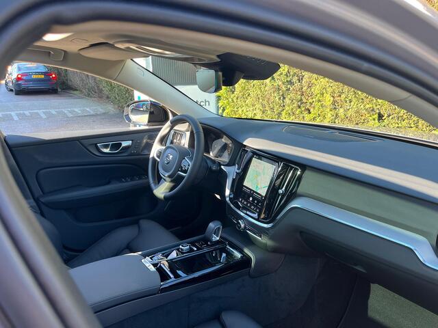 Volvo V60 T6 Plug-in hybrid AWD Plus Dark | Panoramadak | Harman/Kardon | Stoel/Stuur Verwarming |