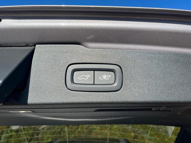 Volvo V60 T6 Plug-in hybrid AWD Plus Dark | Panoramadak | Harman/Kardon | Stoel/Stuur Verwarming |