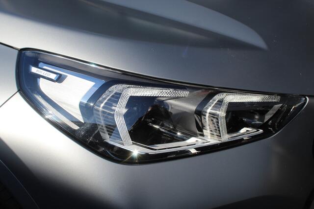 BMW X1 xDrive25e Orig NL auto/Dealeronderhouden/Sfeerverlichting/Apple carplay/Navigatie/Achteruitrijcamera/Elektrische achterklep/Parkeersensoren rondom/