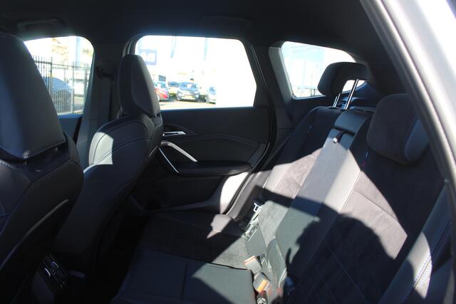 BMW X1 xDrive25e Orig NL auto/Dealeronderhouden/Sfeerverlichting/Apple carplay/Navigatie/Achteruitrijcamera/Elektrische achterklep/Parkeersensoren rondom/