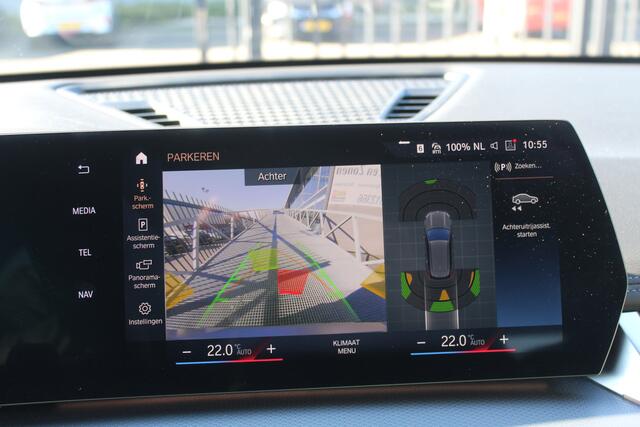 BMW X1 xDrive25e Orig NL auto/Dealeronderhouden/Sfeerverlichting/Apple carplay/Navigatie/Achteruitrijcamera/Elektrische achterklep/Parkeersensoren rondom/