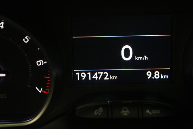 Peugeot 2008 1.2 VTi Active Pack Premium |Pano|