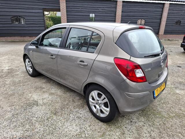 Opel Corsa 1.4-16V Cosmo Airco Onderhoudsbeurt/Nap-km