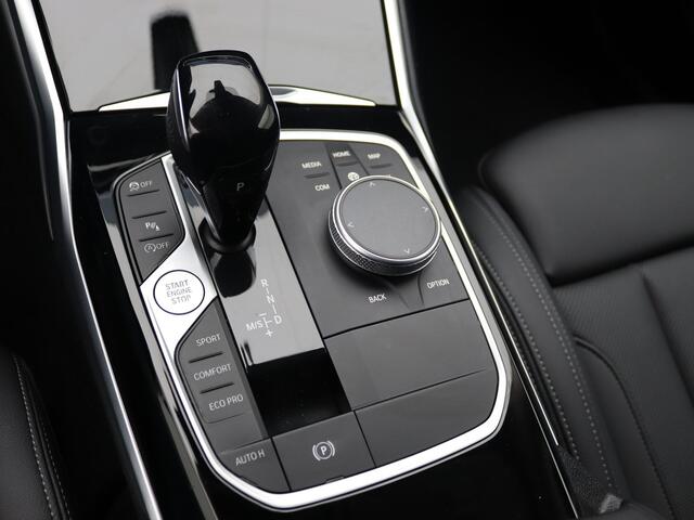 BMW 3-Serie Touring 320i Business Edition Sportline / Leder / Navi / Carplay / Origineel NL