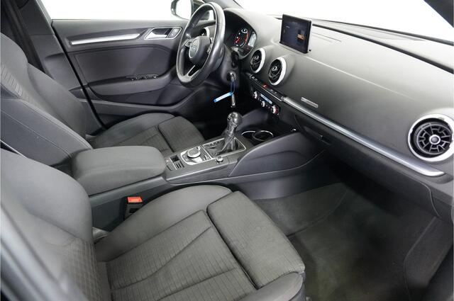 Audi A3 SPORTBACK 35 TFSI CoD Design Pro Line Plus | Trekhaak | Stl. verw. | Climate | PDC | LED |